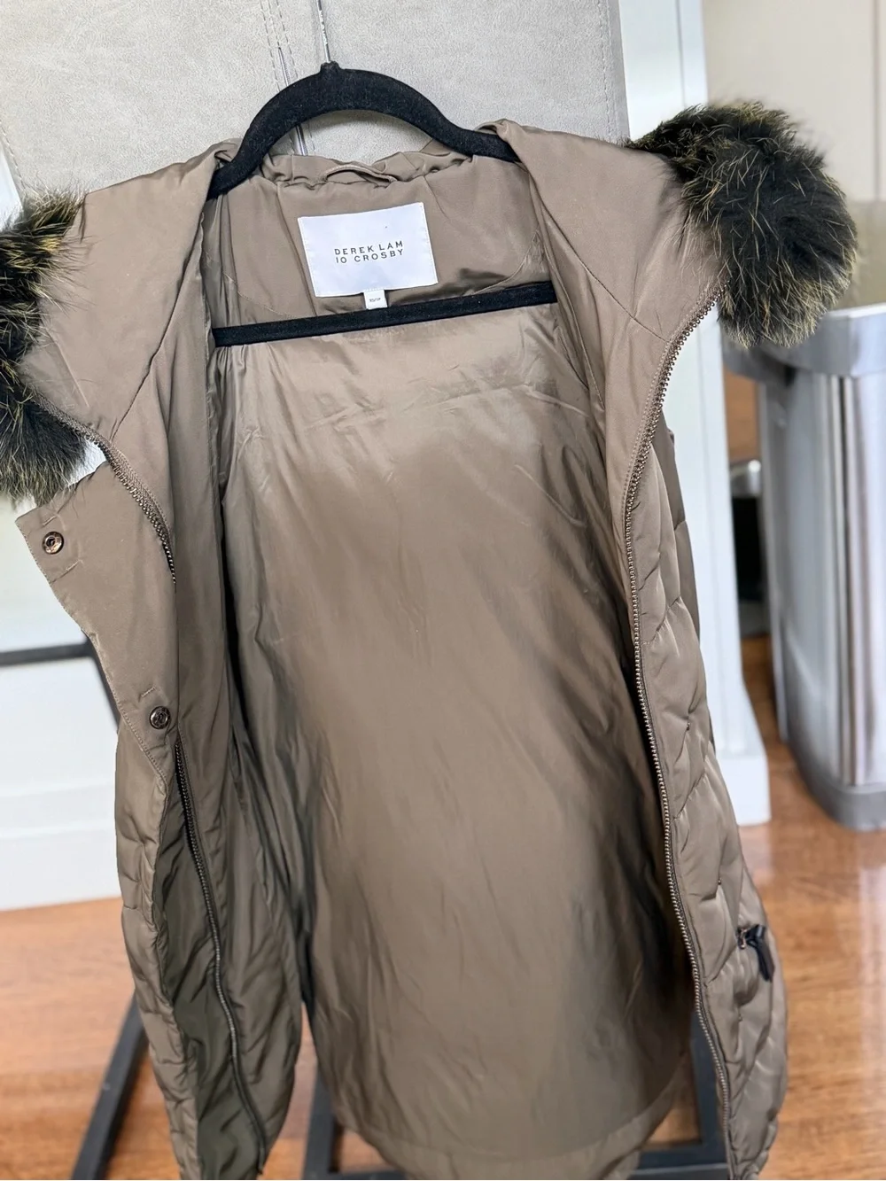 10 Crosby Derek Lam Olive Quilted Fox Fur Trim Puffer Vest, Mint Cond. msrp $795